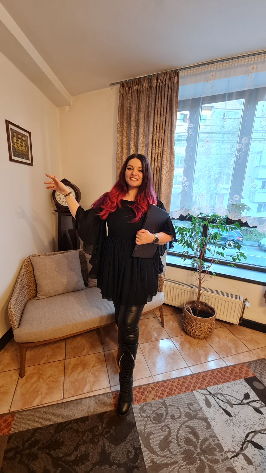 mona w gloss psychological thriller writer
