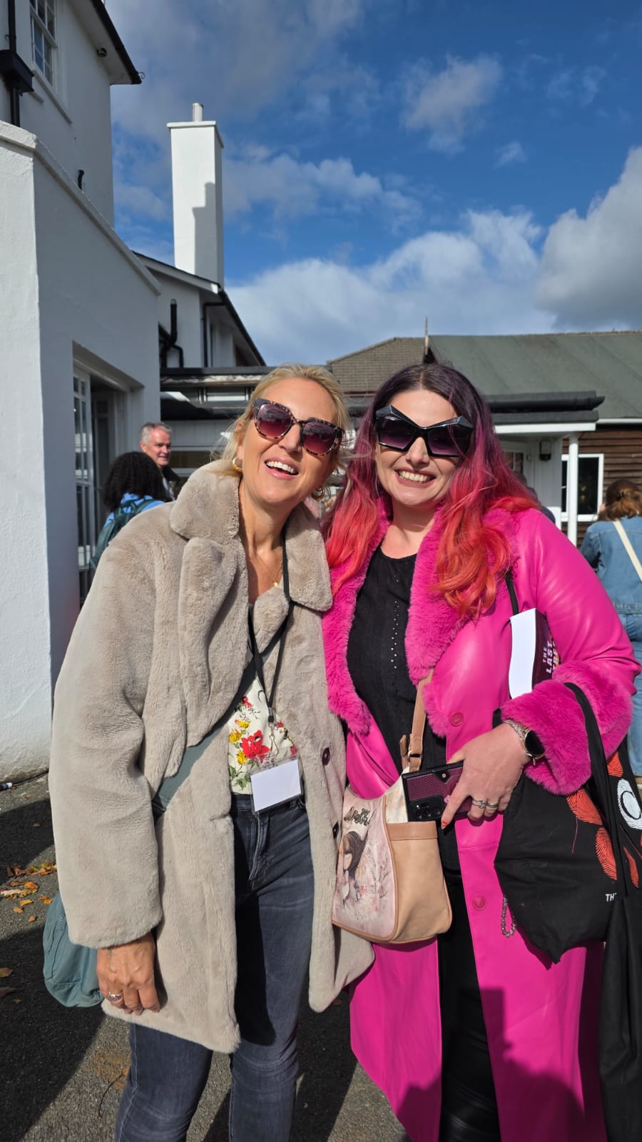 lisa jewell mona w gloss chiltern kills festival